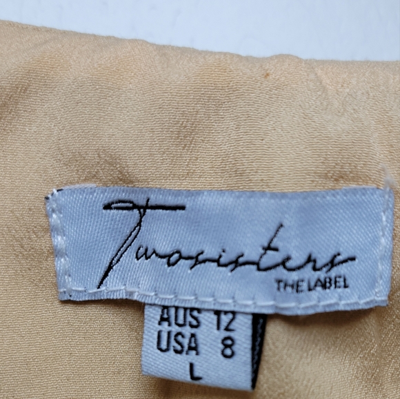 Two Sisters Two-Piece Eyelet Chic Bridal High-Low Skirt Set Size 8 - Picture 14 of 15